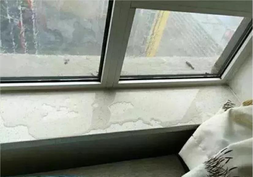 下雨天门窗漏水