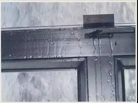 装修的时候怎样挑选防水、防潮性能好的门窗？