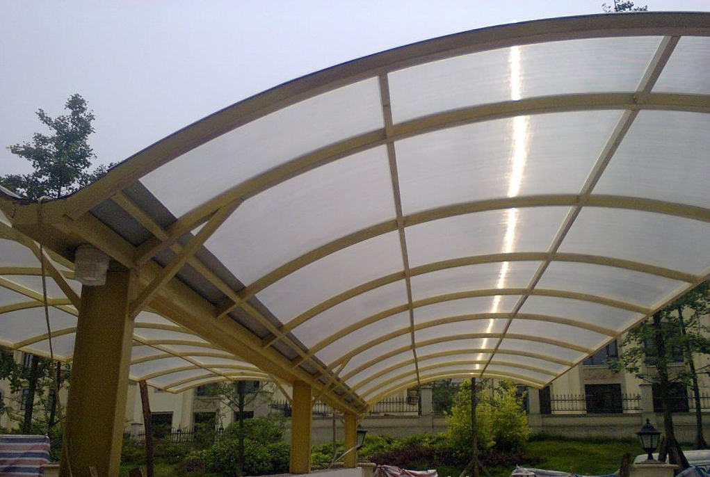 家中想搭建一个有格调的阳光雨棚？这些知识您一定要先了解！