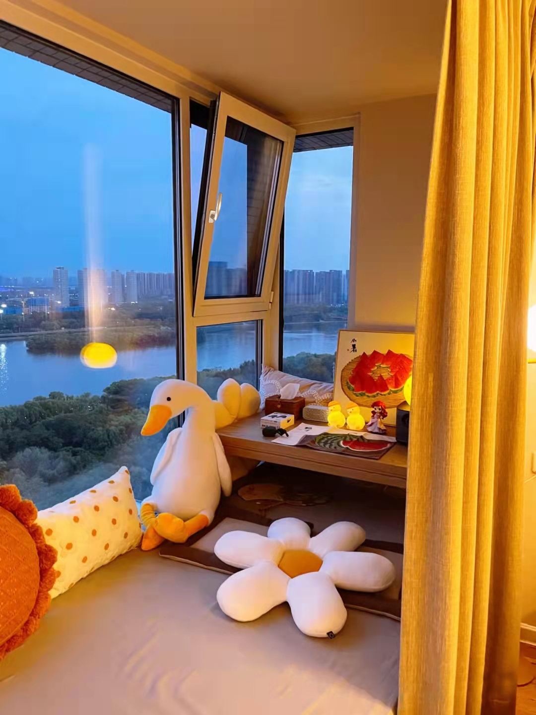 全景飘窗：冬季暖阳中的小憩之地，这样设计邻居都羡慕哭了！