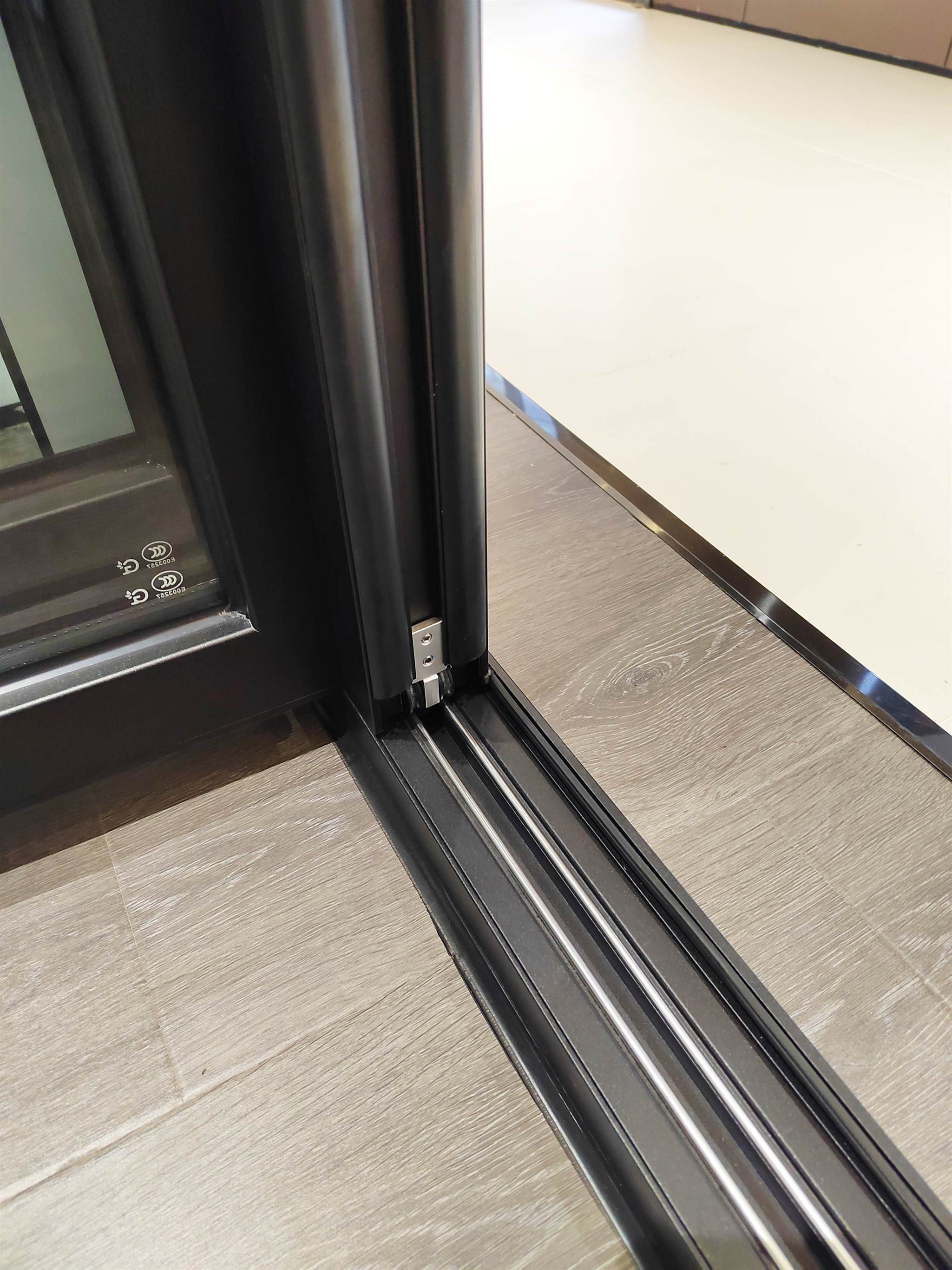 千万别踩雷!既安全又好用的折叠门,到底应该怎么选?