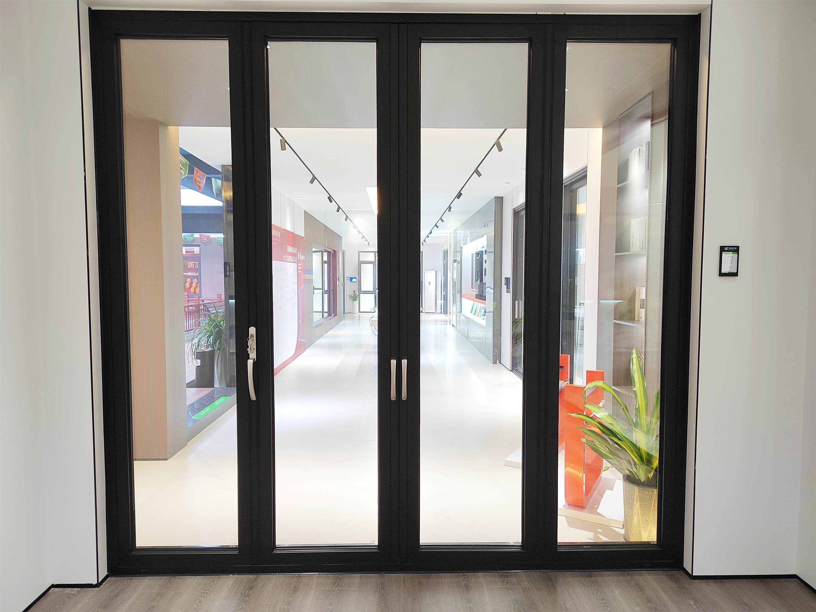 千万别踩雷!既安全又好用的折叠门,到底应该怎么选?