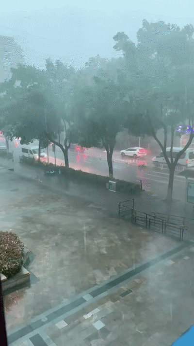 夏天暴雨随时造访，您家的门窗，切换到智能防雨模式了吗？