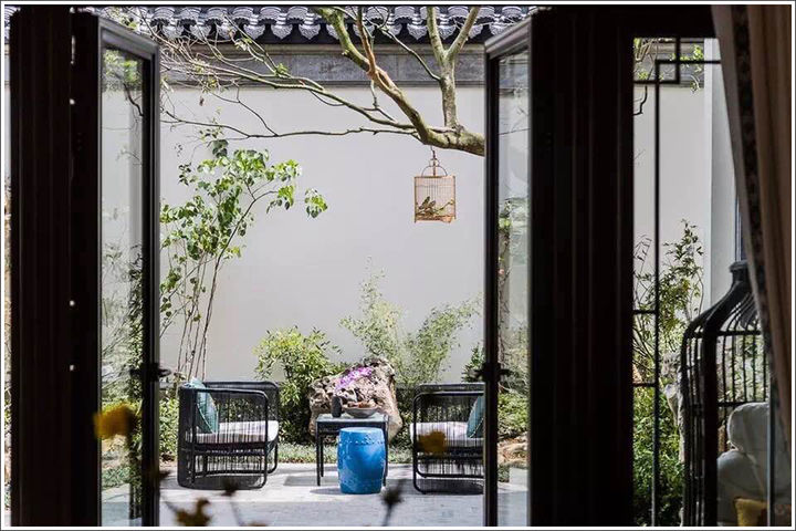 中式门窗的夏日畅想，生活与诗意凝练在咫尺方寸之间~
