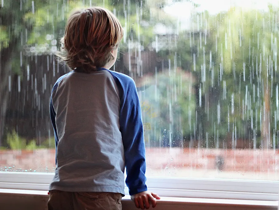 雨季频繁，装修门窗要注意了！哪种门窗排水设计更好？