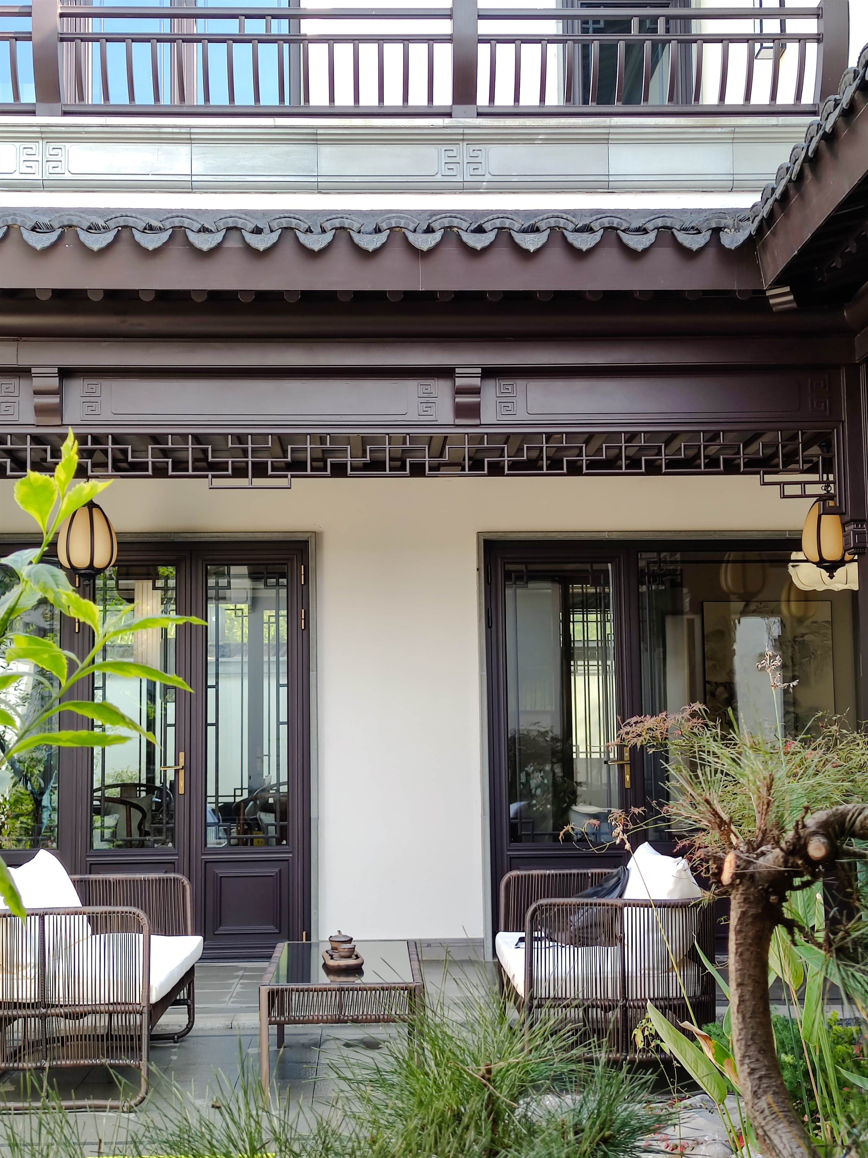 暑伏时节,夏景醉人,中式窗景意境天成,凝练中式栖居之美