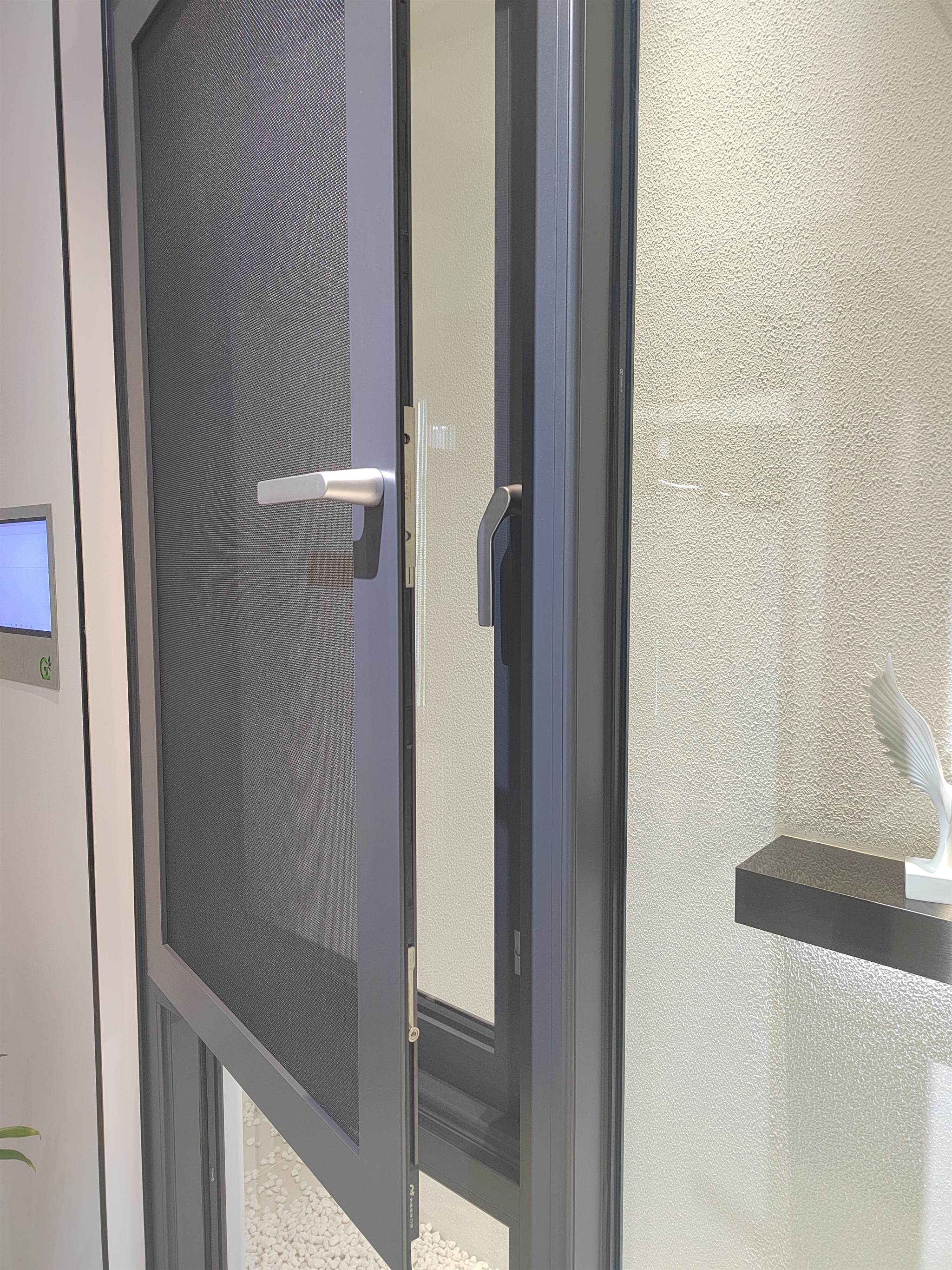 家居的高级感，隐藏在门窗的这些细节设计中！